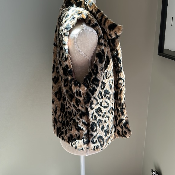 Vest - Picture 4 of 6